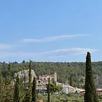 Aneli-attic In شقة