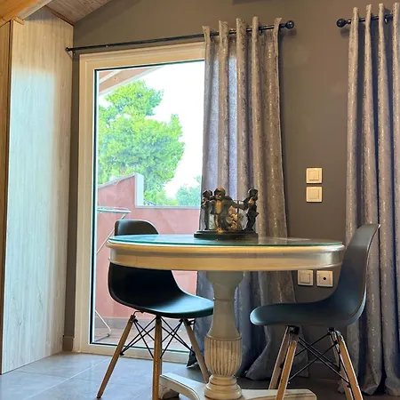 Aneli-attic In 公寓 *