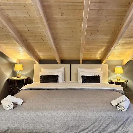 Aneli-attic In * Nauplia