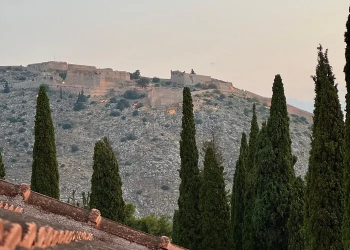 Aneli-attic In Apartamento Nauplia