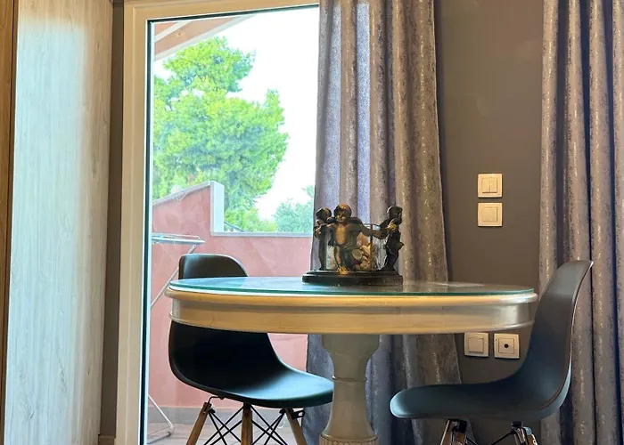 Aneli-attic In Apartment *