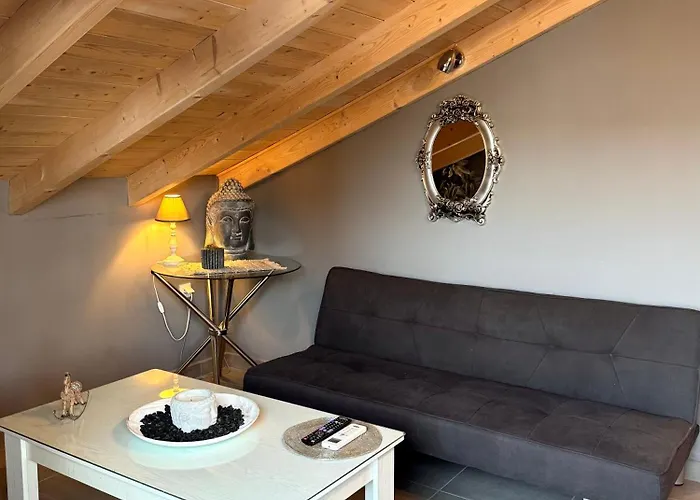 Aneli-attic In * Nafplio